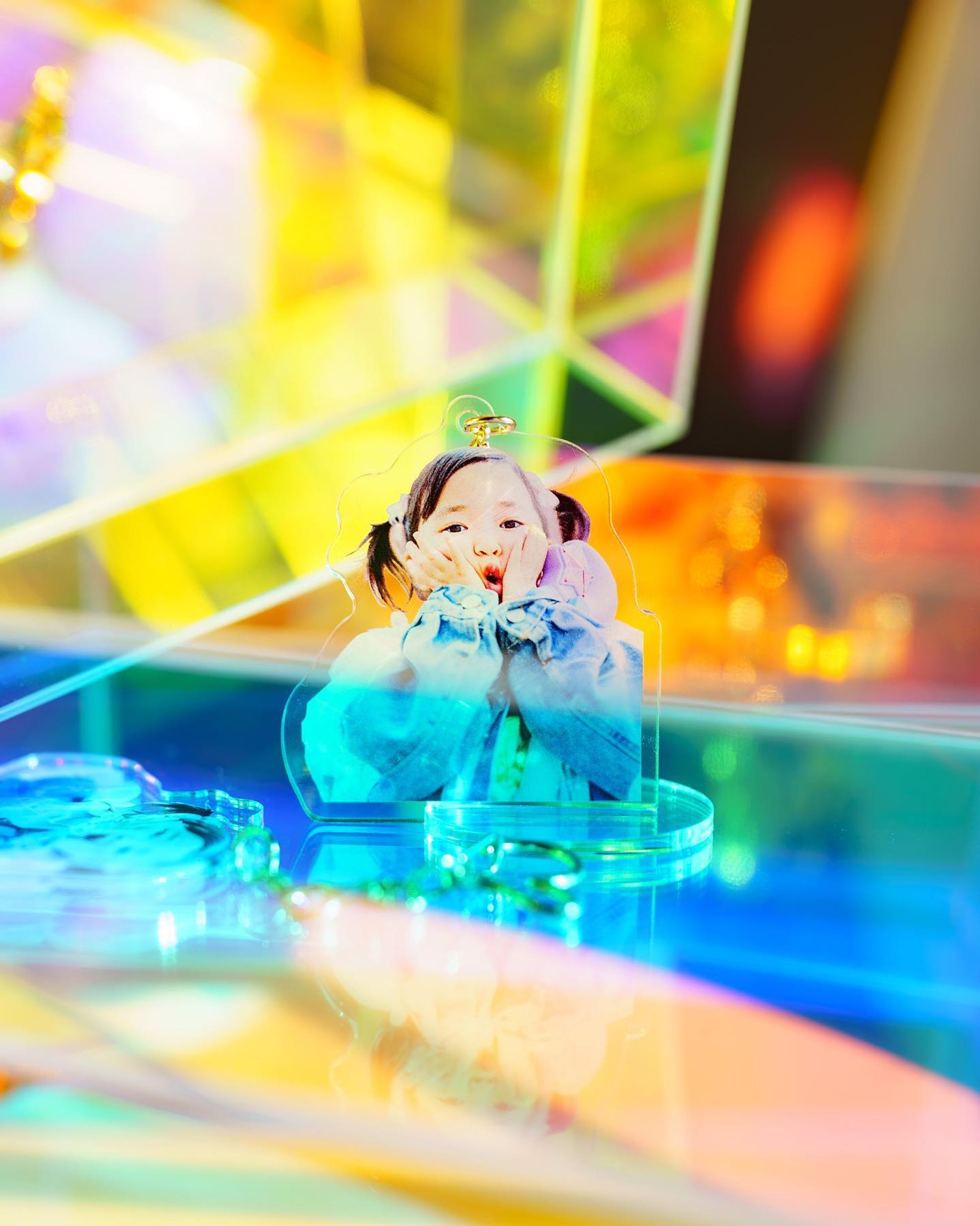 【親バカの新常識】

全国の親バカの皆さ〜ん！

親バカアイテムの新常識、
うちの子最高【両面】キーホルダーはもう作りましたか𓂃！

私は作りました。
いやもうかわいぃ・・・

来る日も来る日も娘への課金、課金、また課金と推し活に勤しむ私ですが、

アクキーは持ってなかった・・・！

両面タイプで、アクスタにもなります。
プリントもキレイ！

金具も選べます。

楽天で作れるんだけど、今なら一個増量キャンペーンで一つの値段でもういっこ同じのがついてくるそう！！

敬老の日のプレゼントにもいいよ・・・？！

安くて可愛い最高。
今年の敬老の日用に我が家も早速追加注文予定です。

一個増量は8/16までなので、是非チェックしてみて！
楽天ルームに載せときます。

PR @shelly._shop
#写真キーホルダー #フォトキーホルダー #アクリルキーホルダー #アクリルスタンド #オリジナルフォトグッズ #メモリアルグッズ #うちの子最高両面キーホルダー #シェリーショップ #敬老の日プレゼント-1