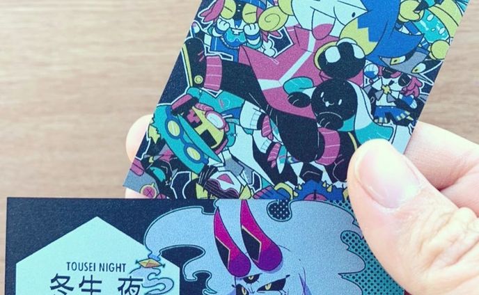 A new business card has arrived!
It glows when it hits the light✨
#illustration #イラスト #人外 #monster #characterdesign #名刺 #touseioc