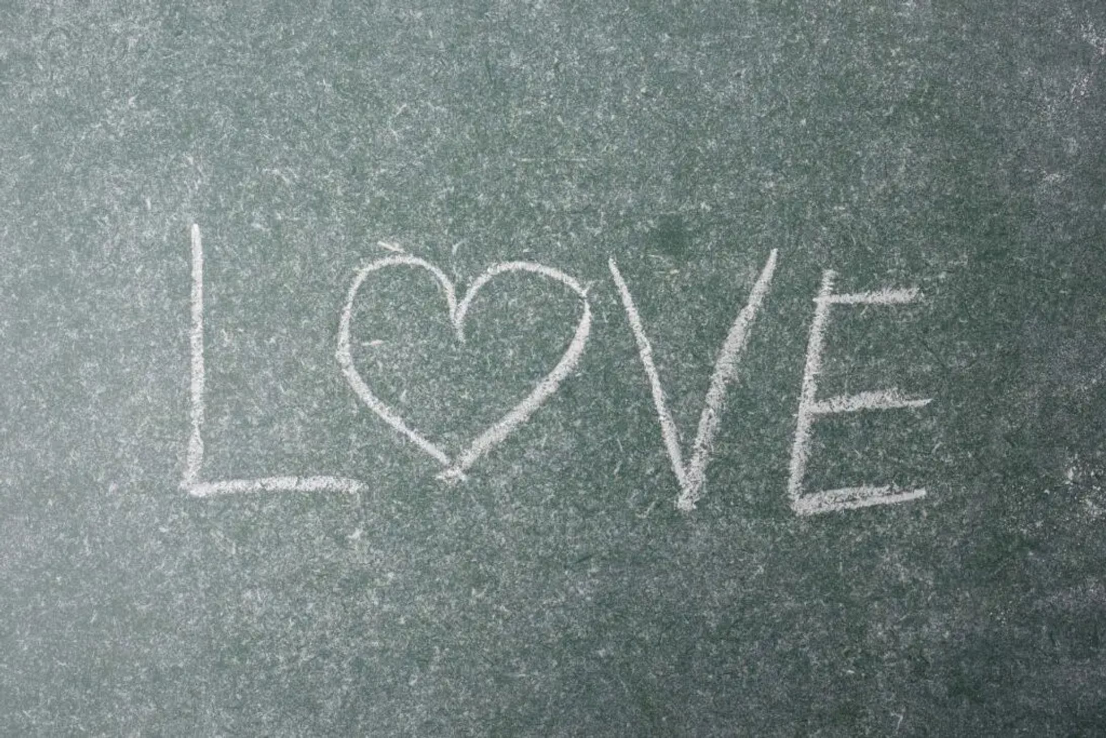 愛情表現って具体的に何をすればいい？愛情表現が苦手な人の心理や注意点も！-1