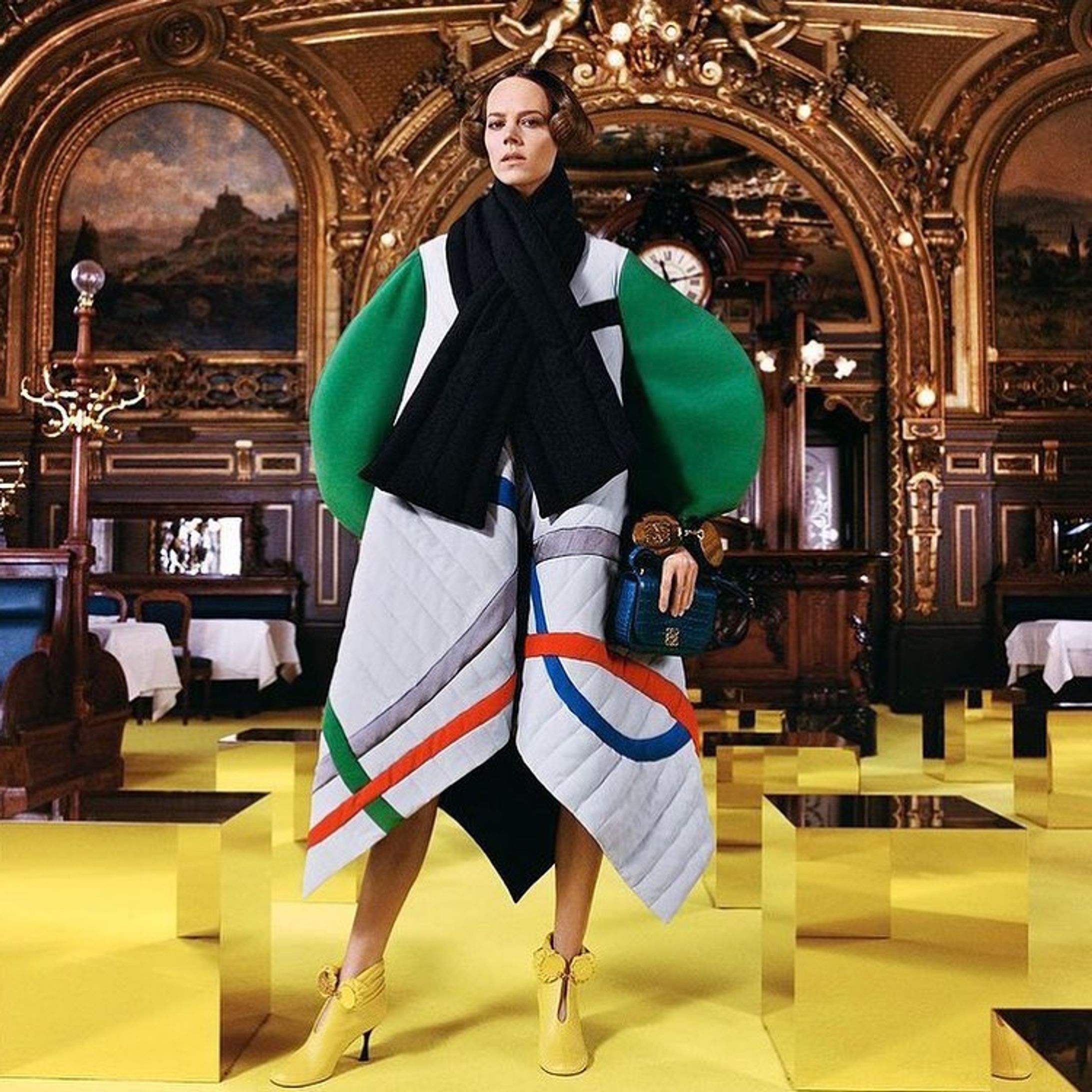 -
LOEWE 今季も可愛いなぁ🧡💚💙
15min sketch

#loewe #jonathananderson #theloeweshowhasbeencancelled #fashionweek #loewefw21 #fw21 #ootdfashion #fashionmagazines #vogue #figaro #elle #ロエベ #バッグ #ファッションイラスト #デザイン画 #スタイリング #雑誌 #モード #fsellie-1