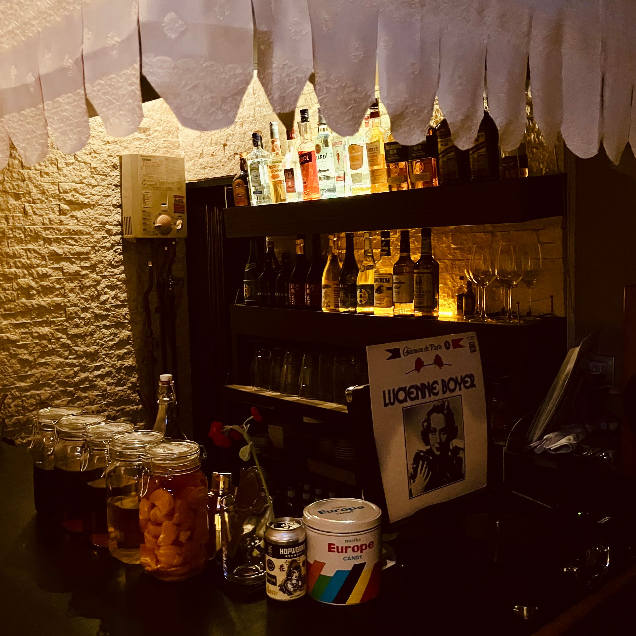 BARヒタルの内装やら雰囲気-1