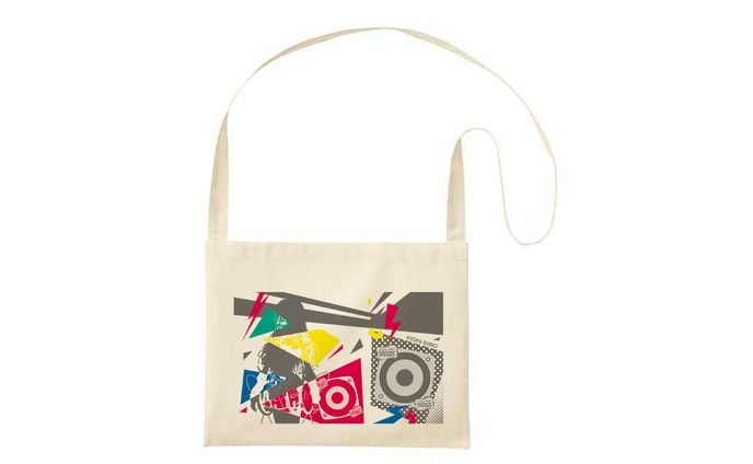 響歌シノ様　グッズ（サコッシュ）