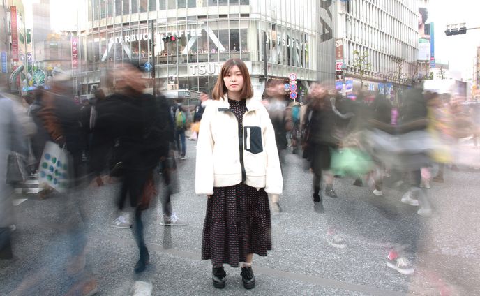 20191201＿応用課題②人々の中でたたずむファッションポートレート