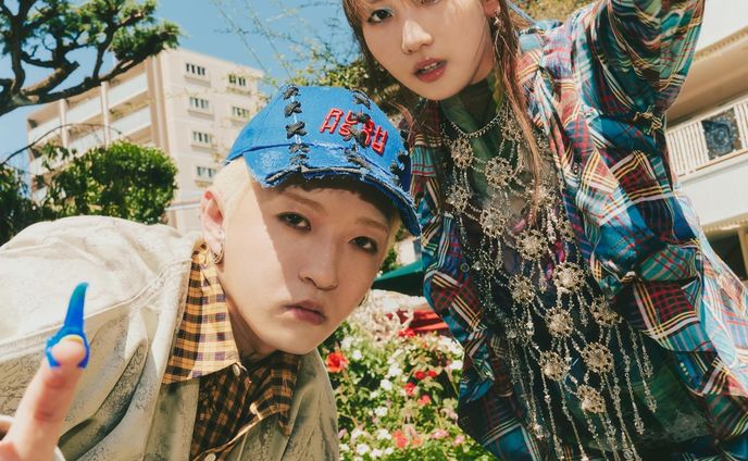 YOASOBI5周年記念本『VI/NYL SUPER YOASOBI 5TH ANNIVERSARY BOOK』