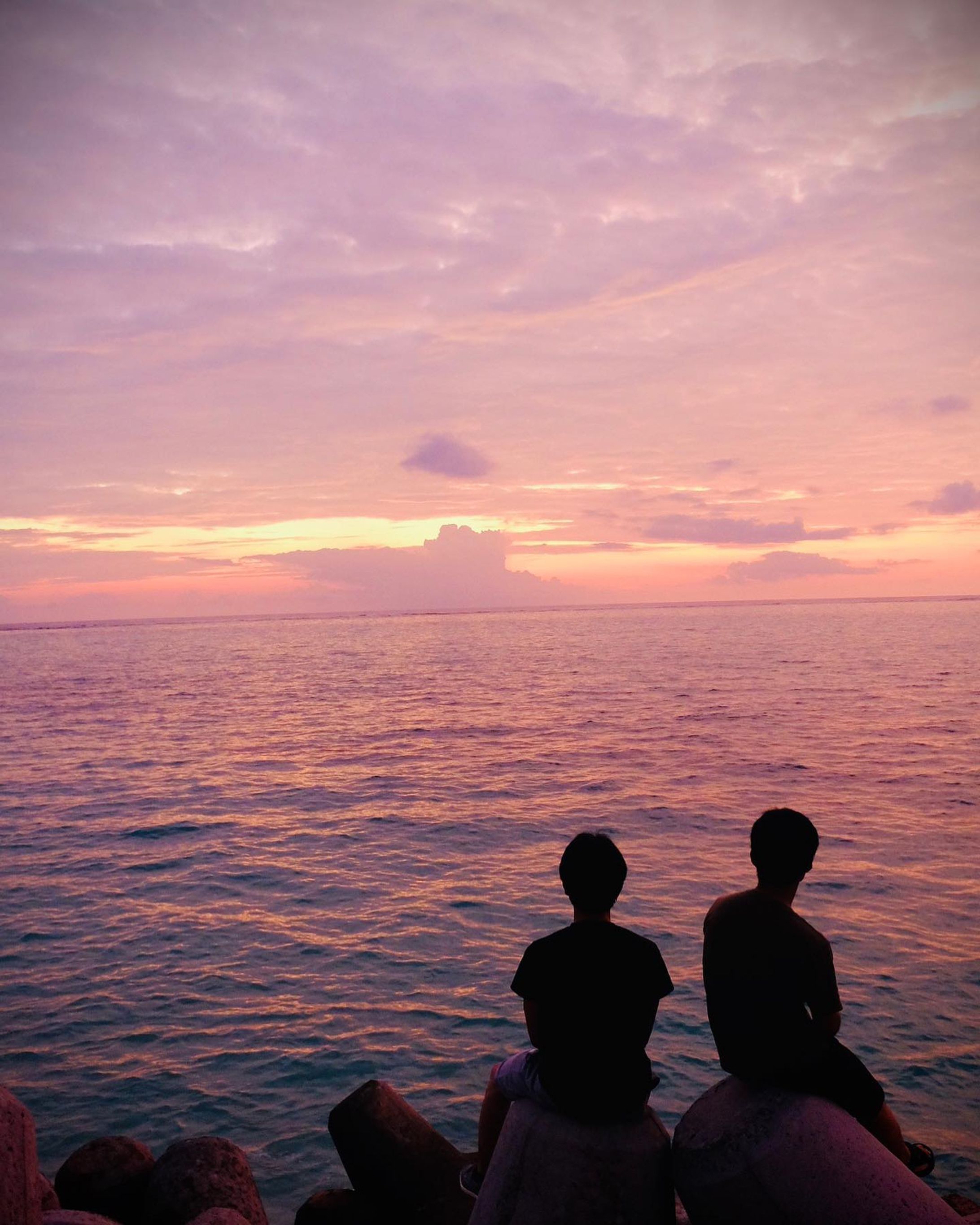 ビルもなければ山もない
何も遮るものがない島の夕日

#伊良部島 #japan #photography #photo #best_photo_japan #look_japan #japanbestpic-1
