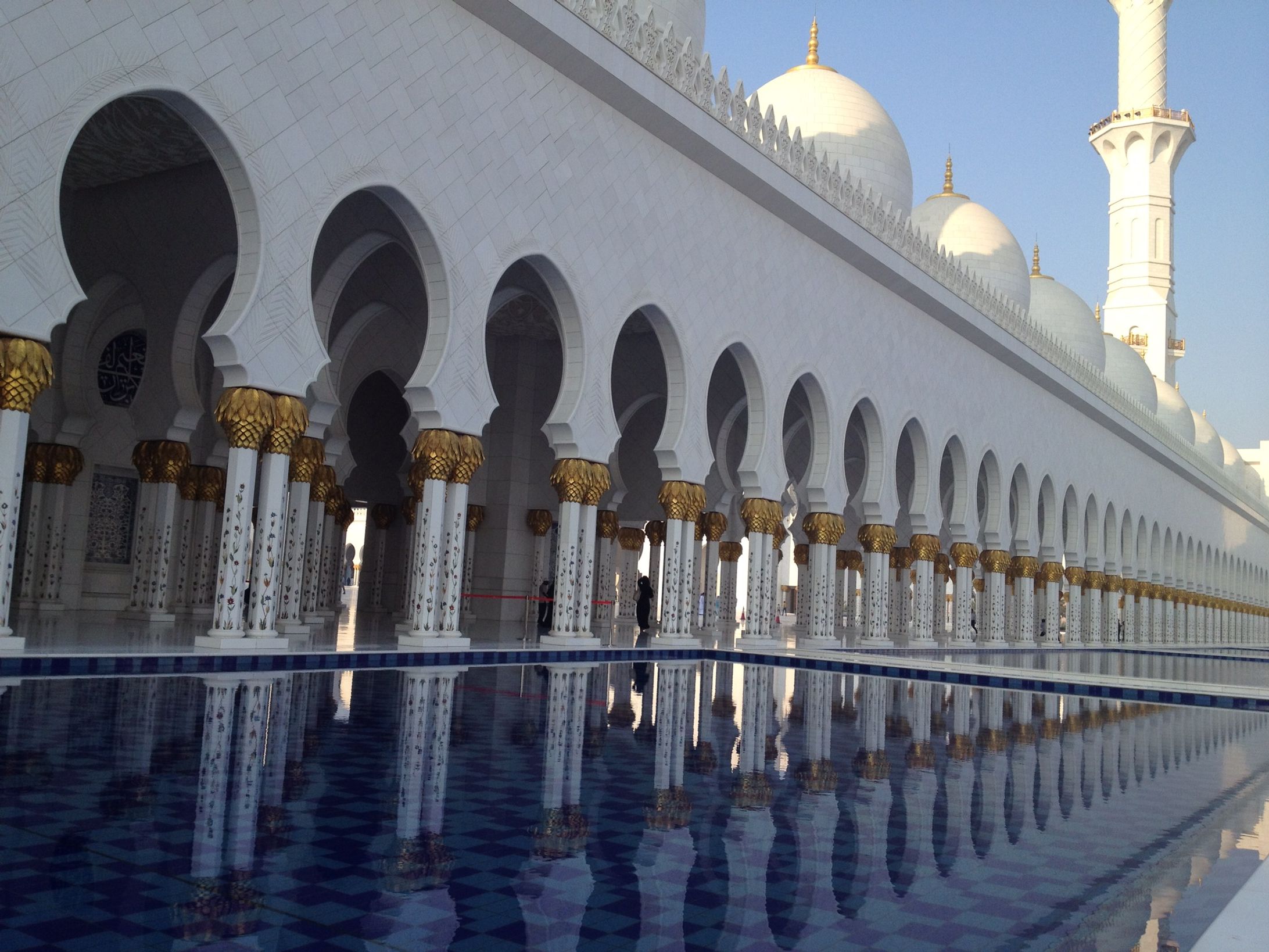 昼夜のモスクは太陽が煌めき月は光輝く-1