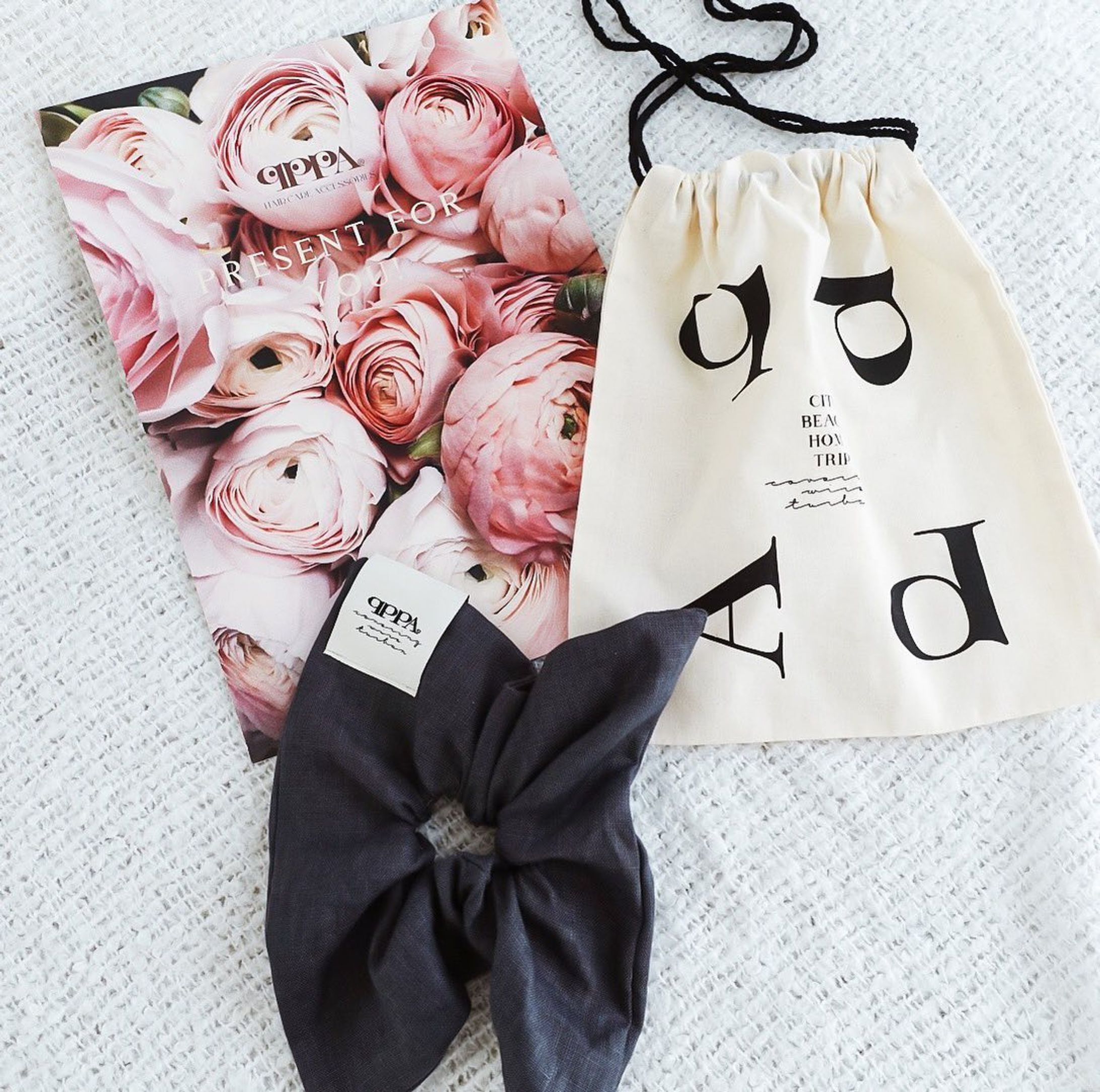 〰️ 𝑔𝑖𝑓𝑡 𝑝𝑎𝑐𝑘𝑎𝑔𝑒〰️

ギフト梱包無料で承っております。
大切な方へのプレゼントに是非ご活用下さい🤍

〰️シュシュのご購入は〰️
✔︎以下のInstagramプロフィールリンク
@qppa.ii
@ii_mnm_lp

▶︎Creema 🔎QPPAで出てきます
▶︎minne 🔎QPPAで出てきます
💌ご購入方法が分からない場合はDMにてお尋ね下さい♡

.
.
.
.

#ブレゼント #プレゼント梱包 #シュシュ#エスニック #スクエア #日本製 #madeinjapan  #スクエアシュシュ #簡単ヘアアレンジ #大人ファッション #大人シンプル #ミニマル #大人シンプルコーデ #大人ヘア #大人ヘアスタイル #ヘアアレンジ #ヘアアクセサリー #ヘアアクセ #ヘアバンド#海 #湘南スタイル #茅ヶ崎市 #茅ヶ崎 #ヘアケアグッズ #時短ヘアアレンジ#30代ヘアスタイル #40代ヘアスタイル #20代ヘアスタイル-1