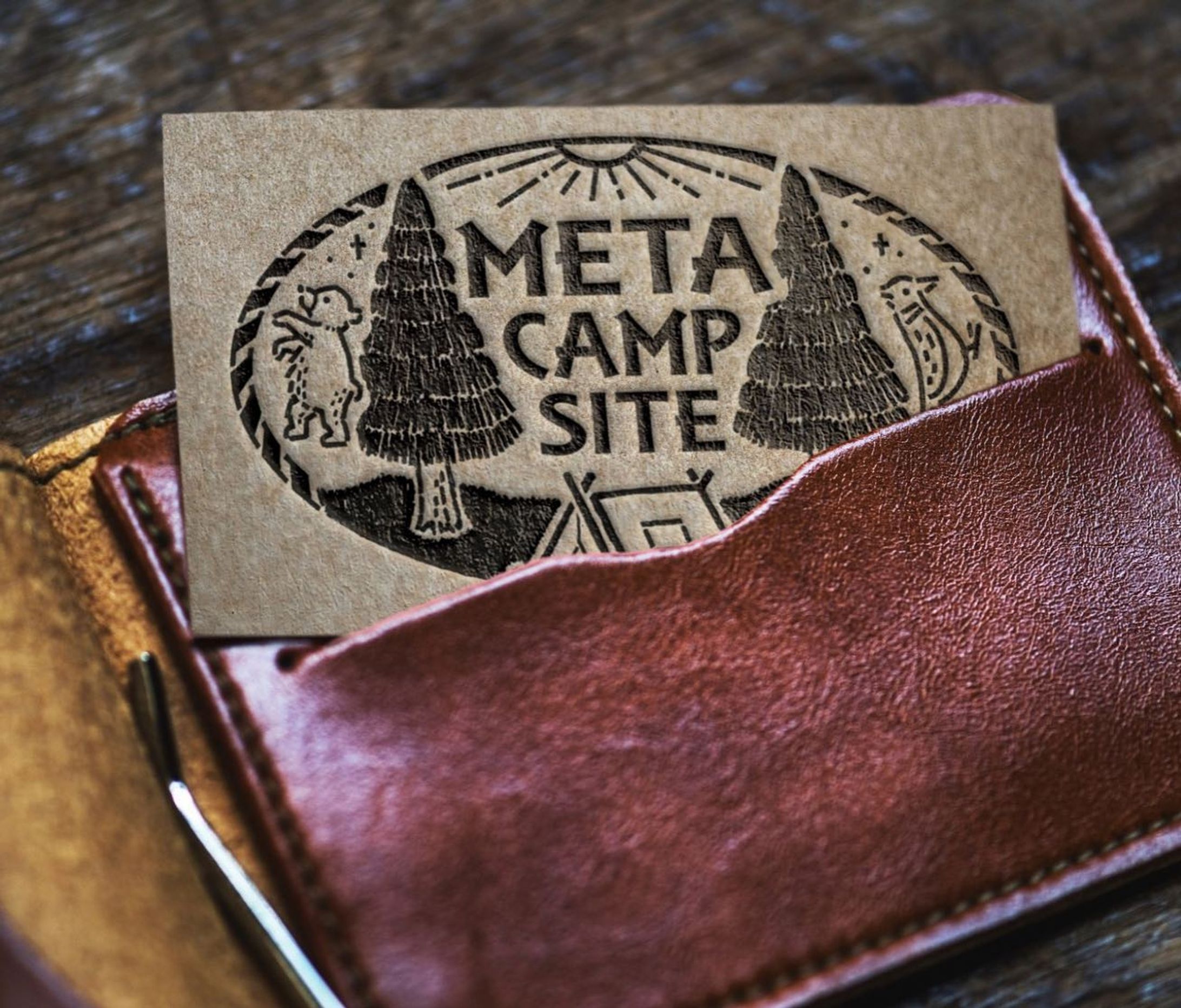 \ WORK / 
愛知県のMETA CAMP SITE 様の新規ロゴデザインを担当させていただきました。.
.
.
.
🌟スワイプするとロゴ全体図や複数のモックアップがご覧いただけます🌟.
.
イラストを多く取り込み、キャンプの醍醐味である手づくり感を演出し温かみのあるロゴデザインになりました。
.
イラストレーターになる前はグラフィックデザイナーとして勤務していましたので、デザインのお仕事も担当することが可能です。お気軽にDMよりお問い合わせくださいませ。
.
※ご依頼者さまの許可を得て掲載しています.
※画像の転載、複製、改変等は禁止します.
.
#logo #logodesign #ロゴデザイン #ロゴデザイン制作 #好きを仕事にしたい #webデザイナー #グラフィックデザイン #ノマドワーカー #hp制作 #web制作 #sns運用 #ブランディング #好きを仕事に #ホームページリニューアル #好きなときに働く #ウェブデザイン #ホームページ制作 #フリーランス #フリーランス女子 #フリーランスデザイナー #起業女子 #世界観づくり #キャンプ #キャンプイベント #キャンプ好きな人と繋がりたい #ファミリーキャンプ-1