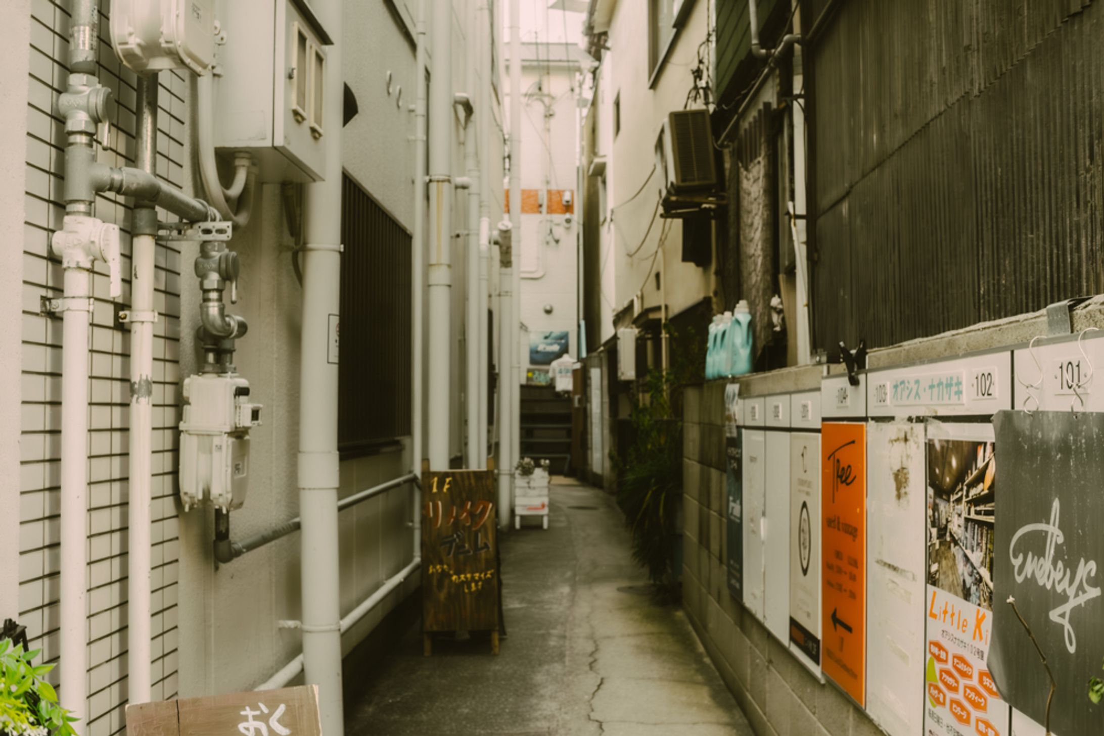 路地裏　-1
