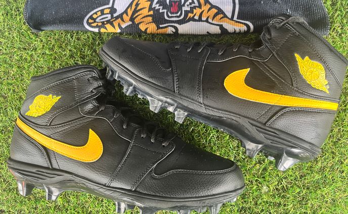 Custom Nike AJ 1 Cleats