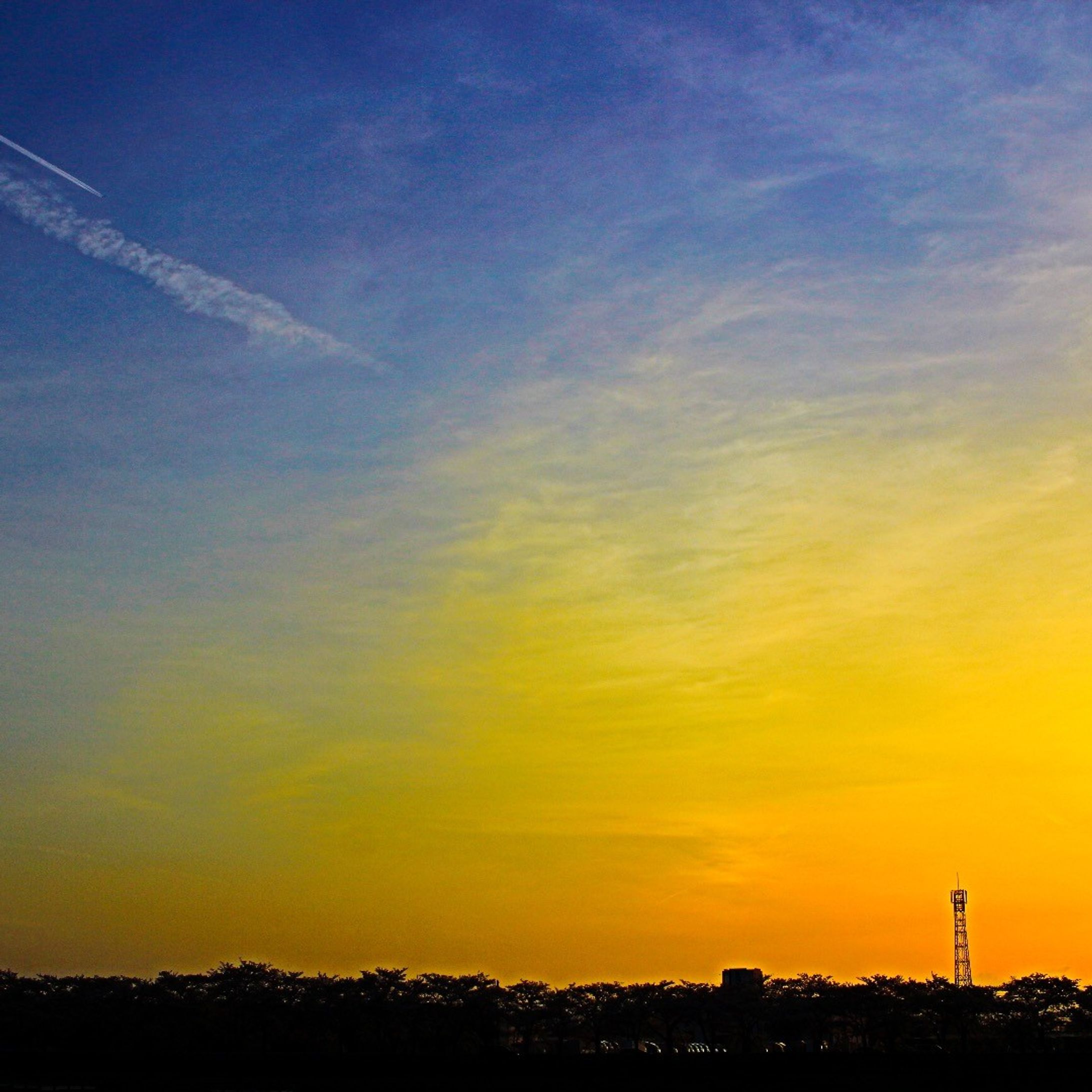 夕焼け空

カメラのフィルター機能で遊んでみました。
今回は油彩風画像です。

#ファインダー越しの私の世界 #夕焼け空 #油彩 #風景 #eoskissx7 #黄昏 #eveningsky #sunsetglow #oilpainting-1