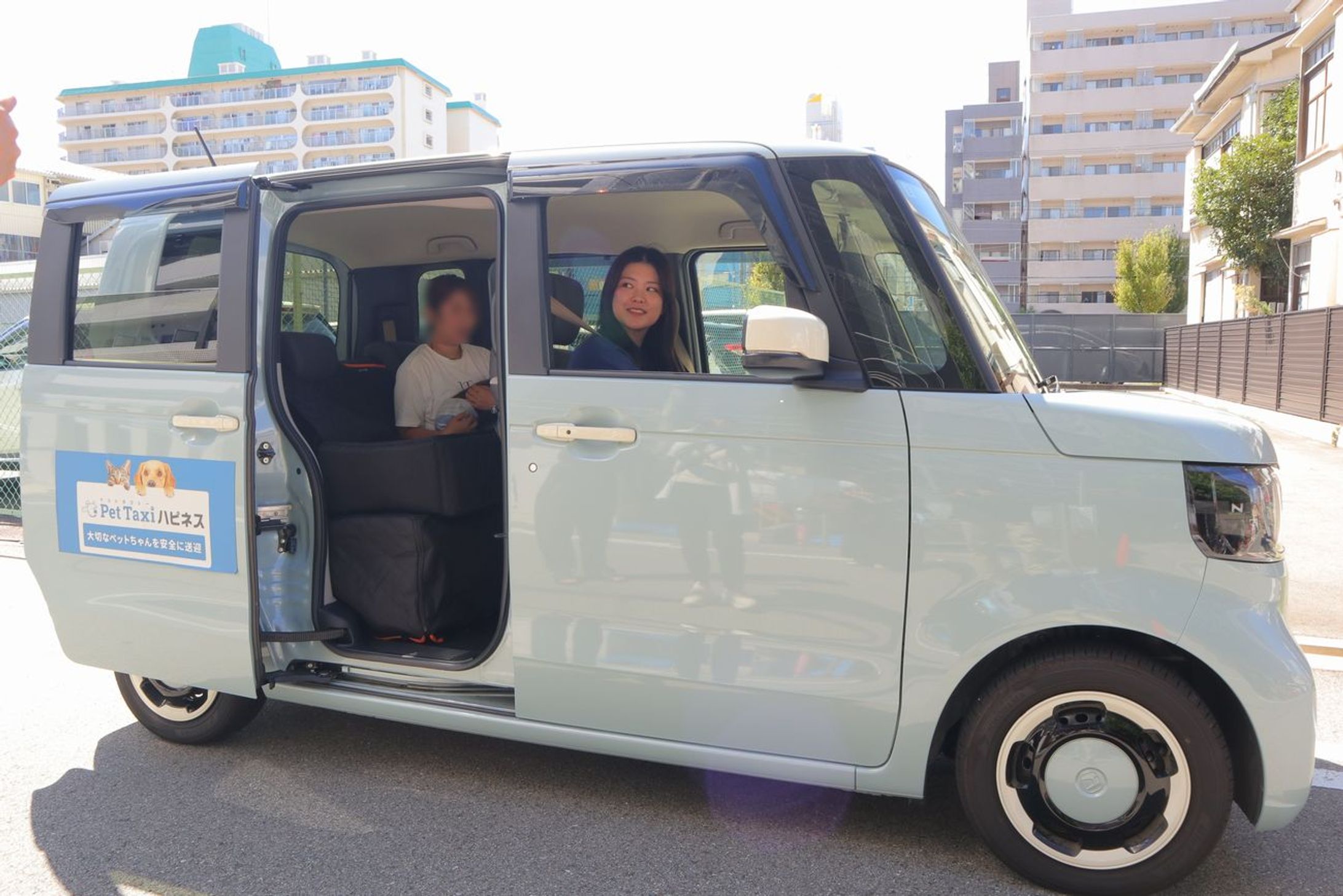 「動物病院まで」「引っ越しの長距離移動に」　ペットタクシー、お気軽にどうぞ-1