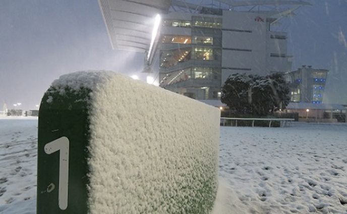 TCK Oi Racecourse in the snow