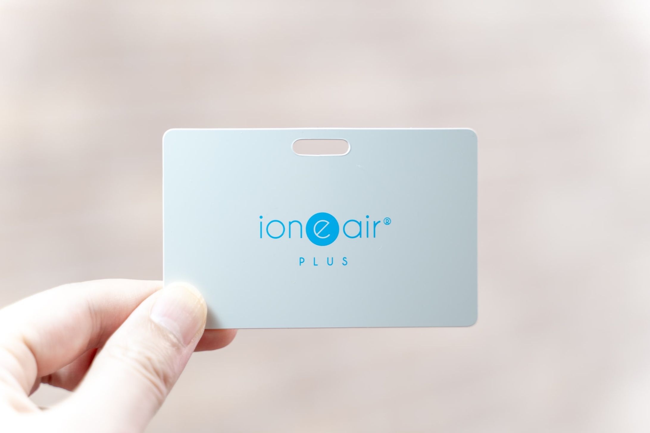 【イオニアカードプラス】カード型空気清浄器の効果は？実際に体験して検証レビュー-1