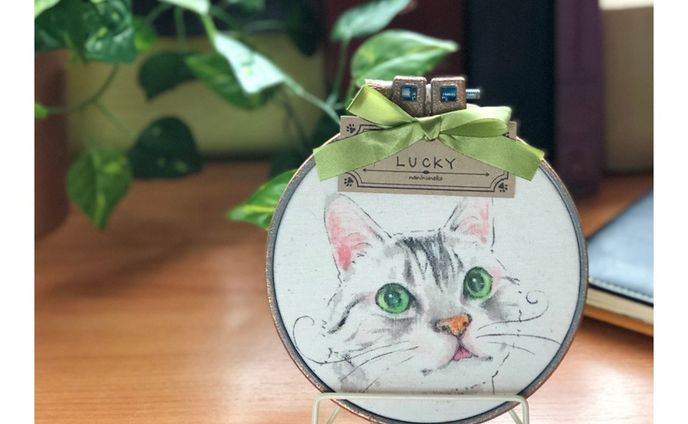 .
#なにぬ猫 #なにぬ猫ねこときどきわんこ .
.
いろいろなものが大きく変わった2020年。
立ち止まらざるを得なかった時間を糧として歩めたのも応援してくださった皆様のおかげです。
ありがとうございました。
.
2021年がどうか明るい年となりますよう、心よりお祈り申し上げます。
良いお年をお迎えくださいませ。
.
#illustagram 
#ふわもこぶ部猫 
#ふわもこわんこ部 
#ペットイラスト 
#うちの子グッズ 
#うちのこイラスト 
#にゃんだふる 
#illustratore 
#handmadecrafts🎀 
#ハンドメイド雑貨 
#なにぬ猫booth 
#素材屋なにぬ猫 .