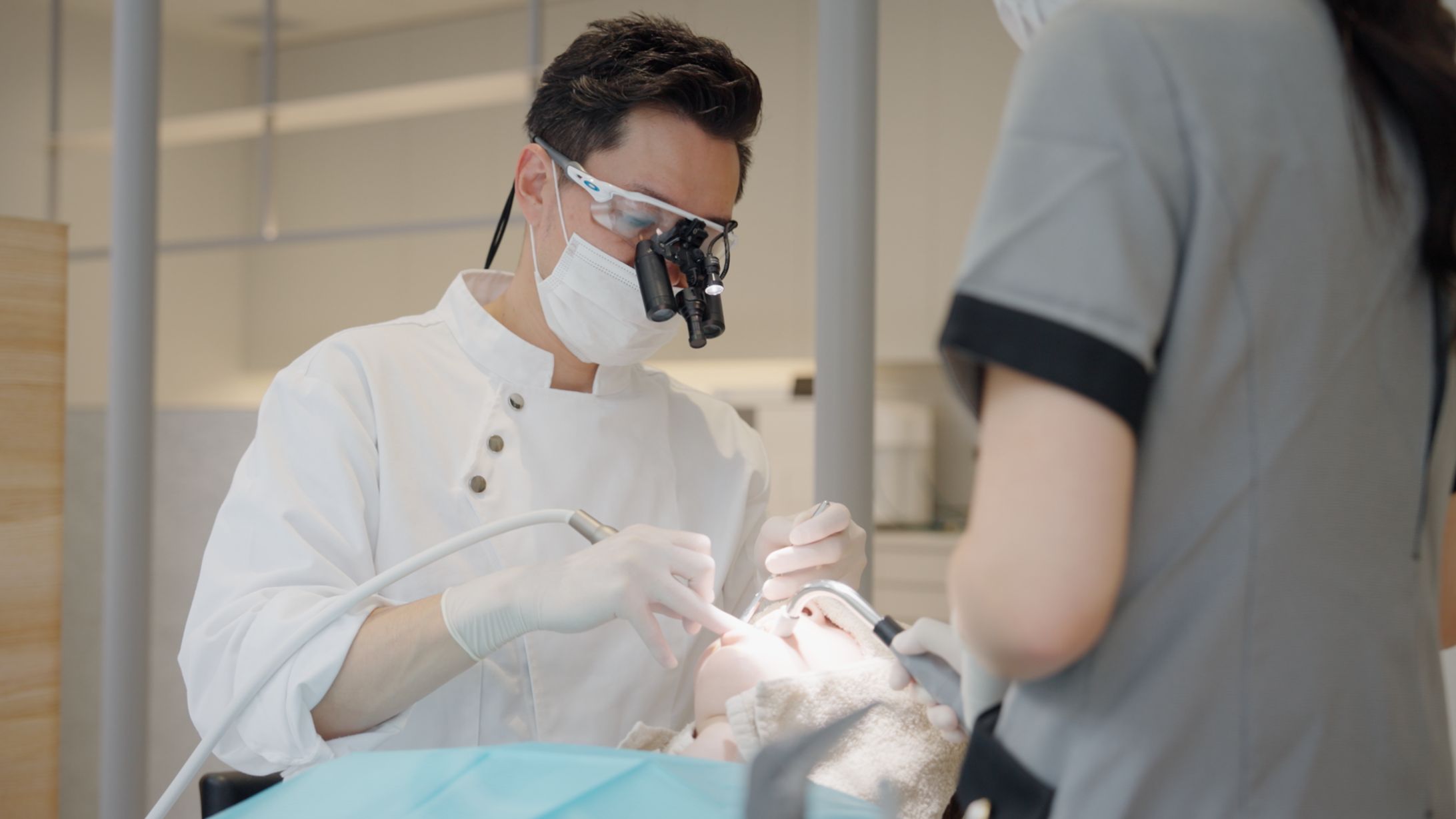 TOKYO DENTAL OFFICE 西新宿　HP用メインビジュアル映像-1