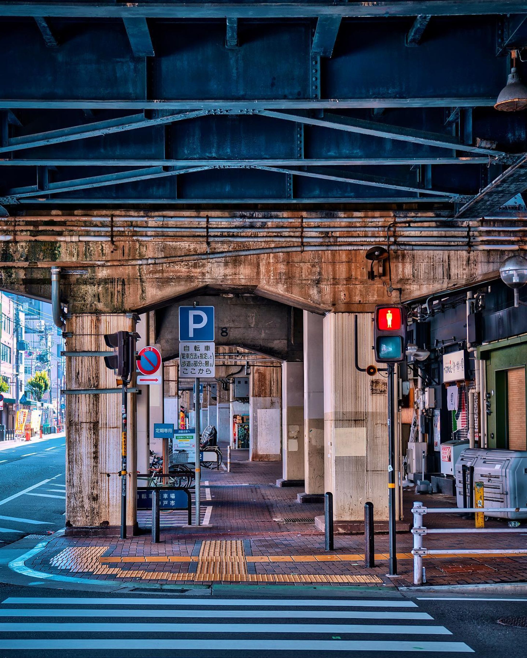 ドローン資格の勉強で先日ポートアイランドに行く前に朝活写真撮影

元町駅東口を出た北側の風景

ーーーーーーーーーーーー

ご覧頂きありがとうございます
気軽にフォローして貰えると嬉しいです！

Thank you for watching.
If you like it, please follow me.

▷ @takumapictures 

ーーーーーーーーーーーーーー

LOCATION：元町駅東口北側
CAMERA ：SONY a7Ⅳ
LENS：SONY FE24-70mm F2.8GM
FE：50mm
ISO：50
F値：F2.8
SS：1/200

撮影のご依頼はDMから宜しくお願い致します

神戸写真家サークルメンバー
神戸写真家サークルで一緒に写真を撮りにいきませんか！？
只今メンバー募集中
▷ @kobephotographercircle 

#takumapictures 
#タクマピクチャーズ 
#sonya7iv 
#神戸観光 
#元町 
#神戸写真家サークル 
#風景写真 
#写真好きな人と繋がりたい 
#カメラ好きな人と繋がりたい 
#カメラ垢フォロバします 
#写真垢フォロバします 
#アニメのワンシーンのように 
#カメラ男子 
#カメラ女子 
#写真で伝えたい私の世界 
#ファインダー越しの私の世界 
#ファインダー越しの世界 
#キリトリセカイ 
#landscape #landscapephotography #japan #japantravel #sel2470gm #swarovski #sonyfe2470gm #alpha_newgeneration-1