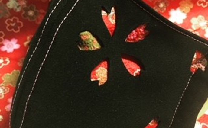 切り絵マスク（桜柄、紅葉）