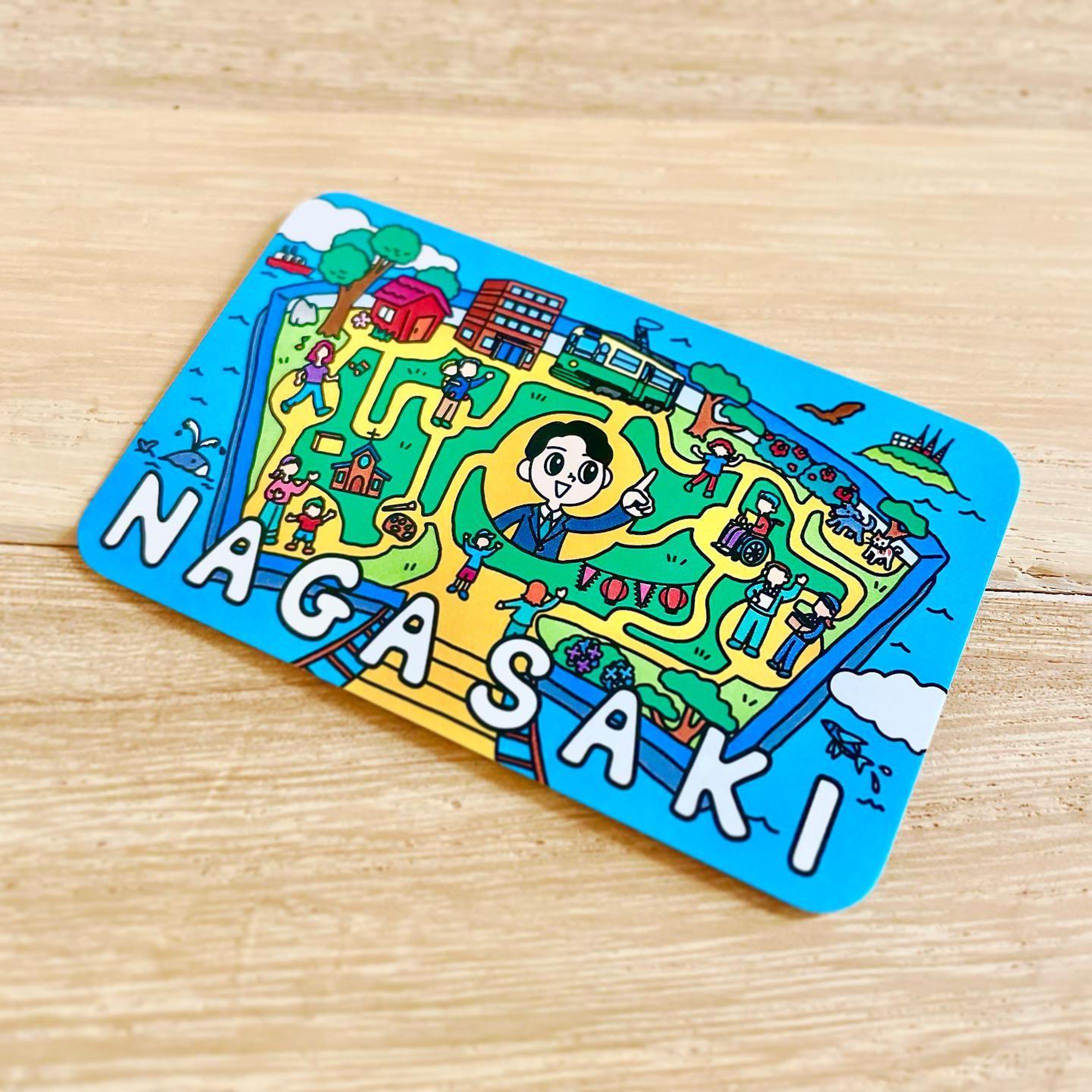 〈 森きょうへいさんのご紹介カードを制作させていただきました🌟 〉

現在、長崎市議会議員選挙に立候補されている森きょうへいさん。

本当に長崎が大好きで、地域の人と対話をしながらいつも隣で寄り添って一緒に歩いてくれるような方です！

カードは、迷路のようないろんな長崎の課題解決への道を、ともに歩いてくださる様子をイラストで表しました💡

長崎のひとと文化を大切にしている森さんの応援、よろしくお願いします😌🎄

▱▱▱▱▱▱▱▱
#森きょうへい #イラスト #イラストレーター #illustration #illustrator-1