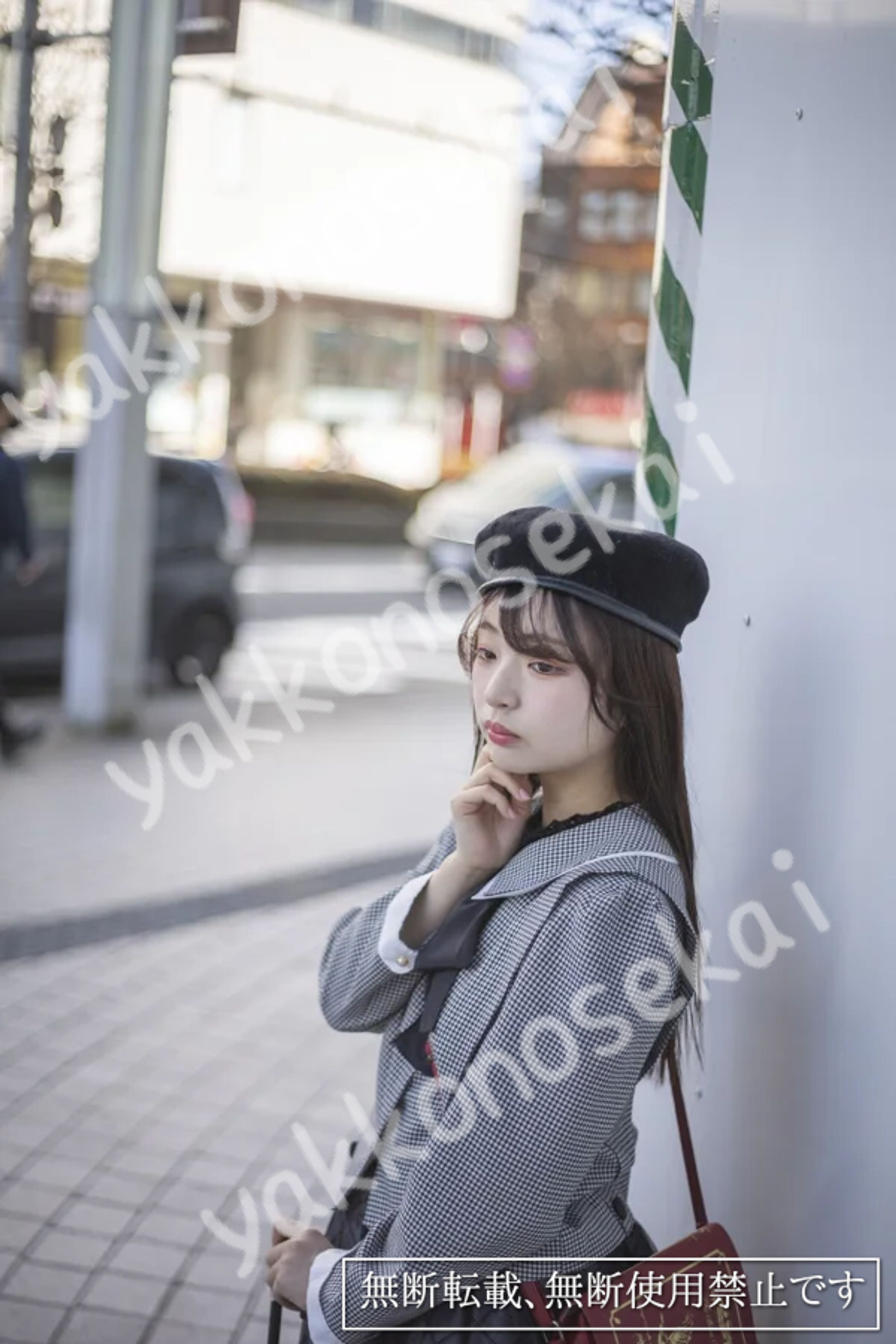 街中と桜-1