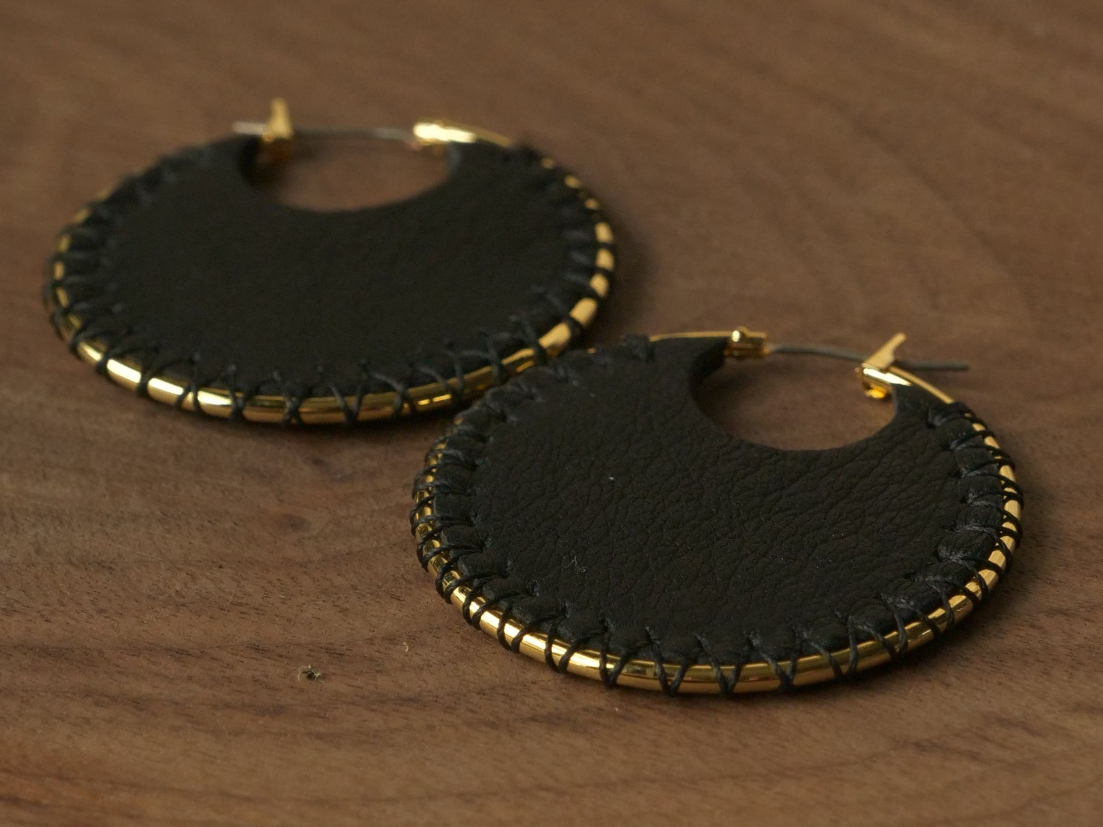 【Jewelry / Accessories】エゾ鹿草木染め　hoop　series-1