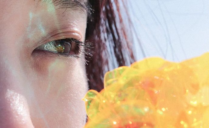 ・⁡
⁡とても綺麗な眼をした友達⁡⁡
⁡
⁡光が当たるともっと綺麗⁡
⁡⁡
⁡ #ファインダー越しの私の世界  #青春フォトグラフ  #海  #art  #photo  #canonkissx9i  #jp_portrait部  #カメラ女子