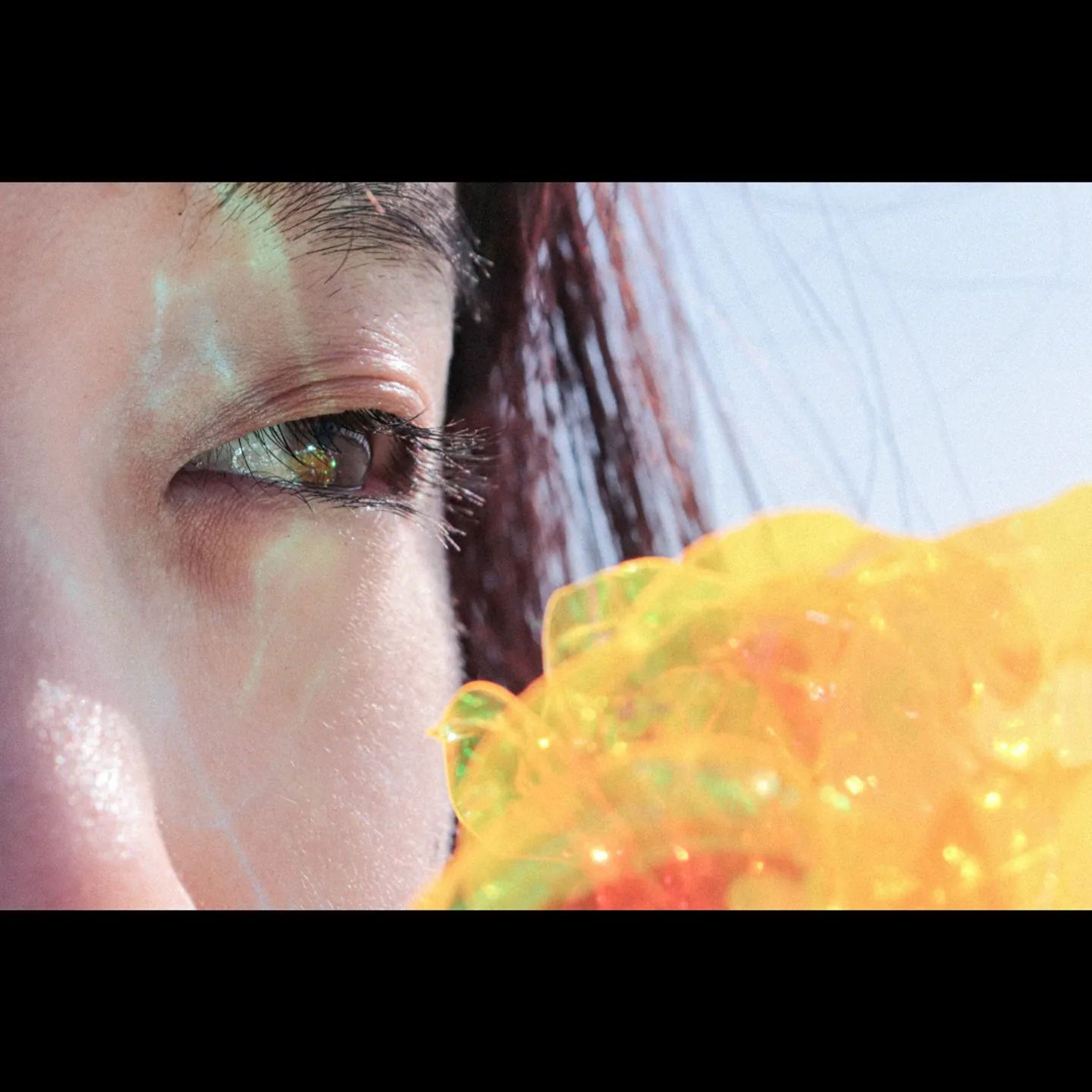 ・⁡
⁡とても綺麗な眼をした友達⁡⁡
⁡
⁡光が当たるともっと綺麗⁡
⁡⁡
⁡ #ファインダー越しの私の世界  #青春フォトグラフ  #海  #art  #photo  #canonkissx9i  #jp_portrait部  #カメラ女子-1