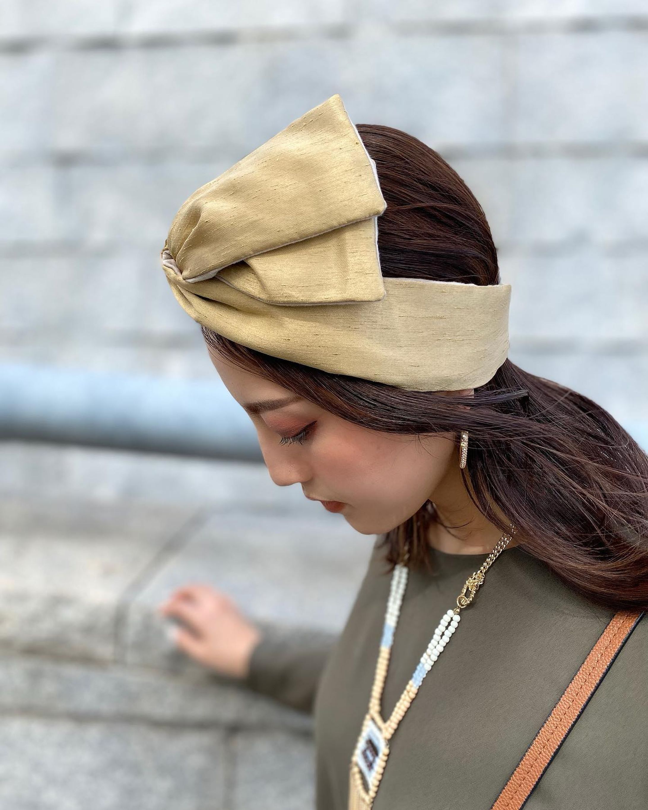 ✨＼シャンタンゴールド／✨

ロングセラーです♡
上品な質感のあるシャンタ生地が素敵です☺️

✔︎Ｓ・R・Lあり

カバーのみ　3700yen
ベース付きセット　5800yen

#洗えるワイヤーターバン
#ターバン #ワイヤーターバン 
#ゴールド #ヘアアクセサリー #ヘアバンド #ヘアアレンジ-1