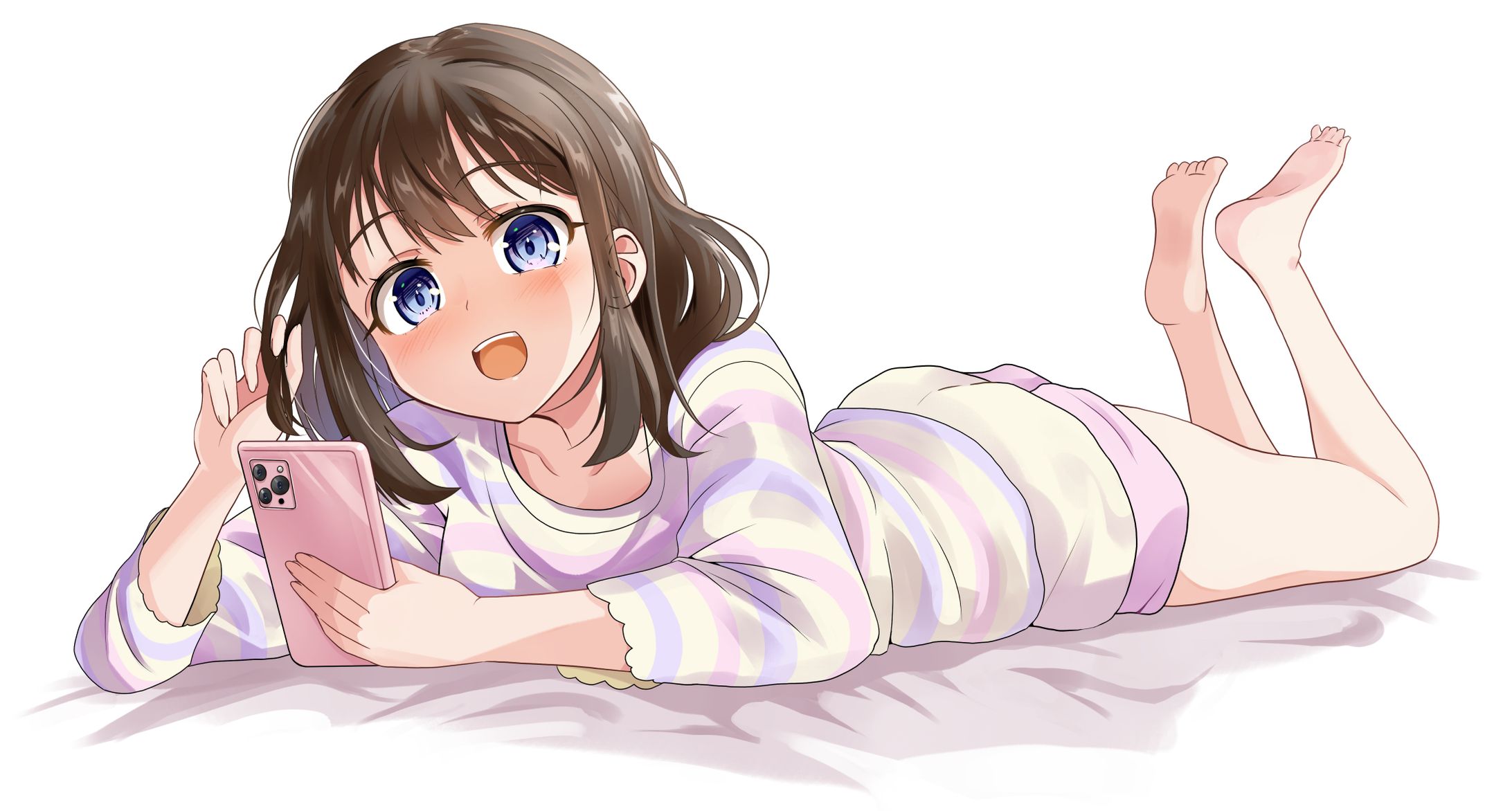 寝そべる女の子-1