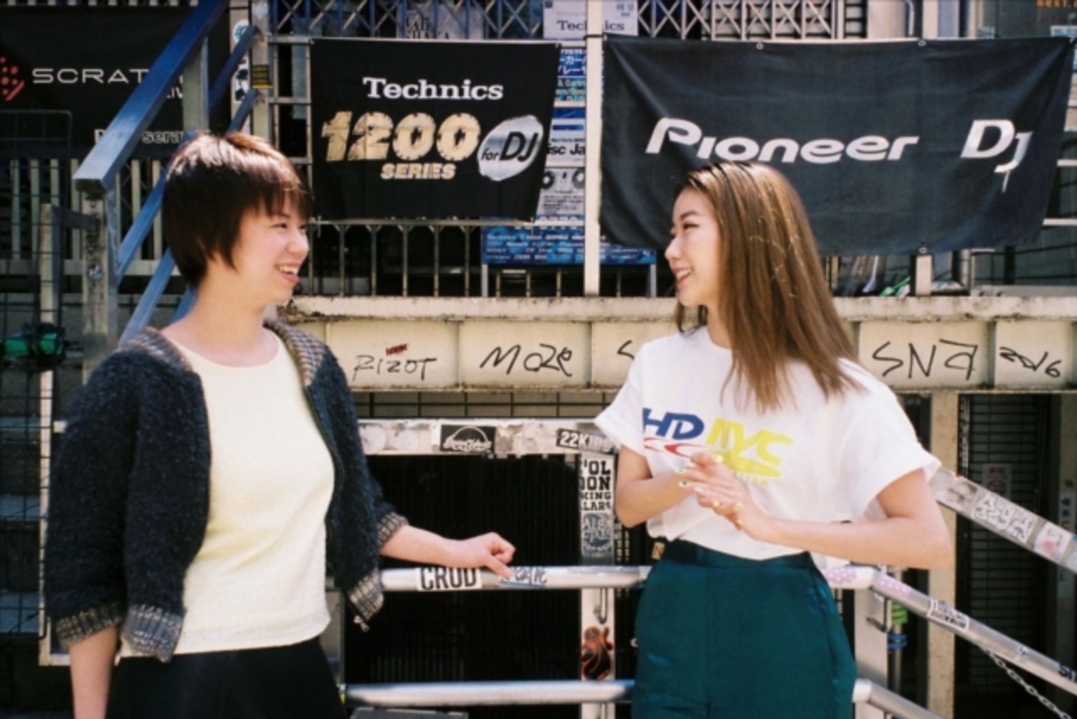 私たちは、“メイクマネー”で満たされない　石井リナ×西山里緒-1