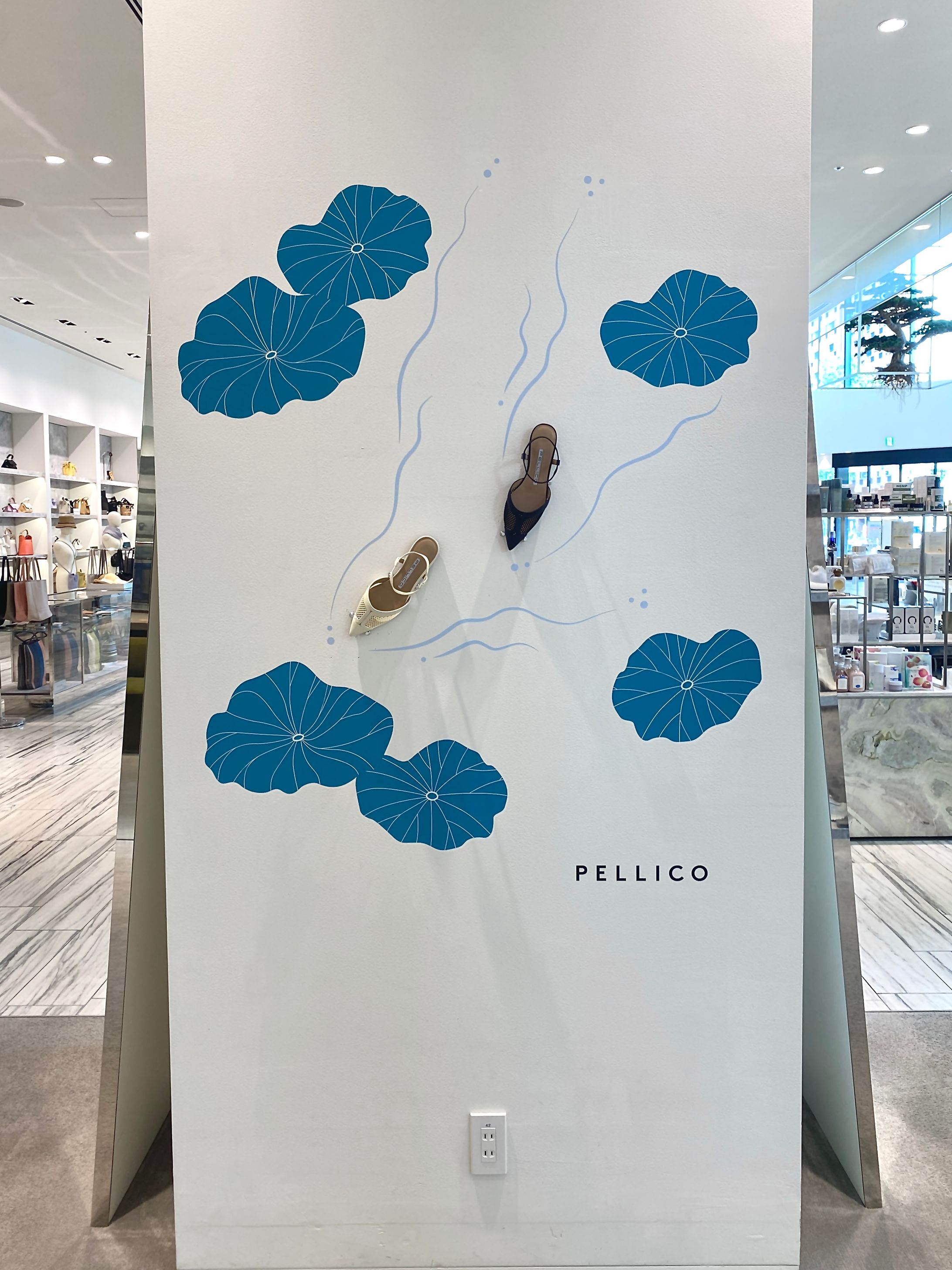 INSTORE DISPLAY - Women's Shoes-1