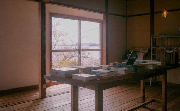 本屋「aru」