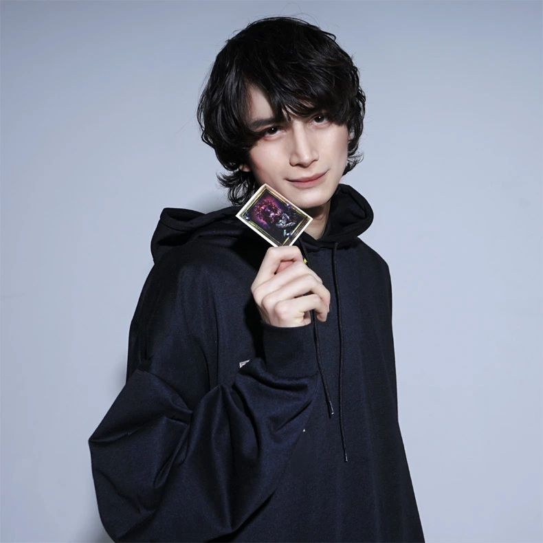 アパレル『KINGLYMASK』肆ノ島來世コラボアイテム 着用モデル