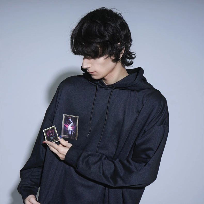 アパレル『KINGLYMASK』肆ノ島來世コラボアイテム 着用モデル
